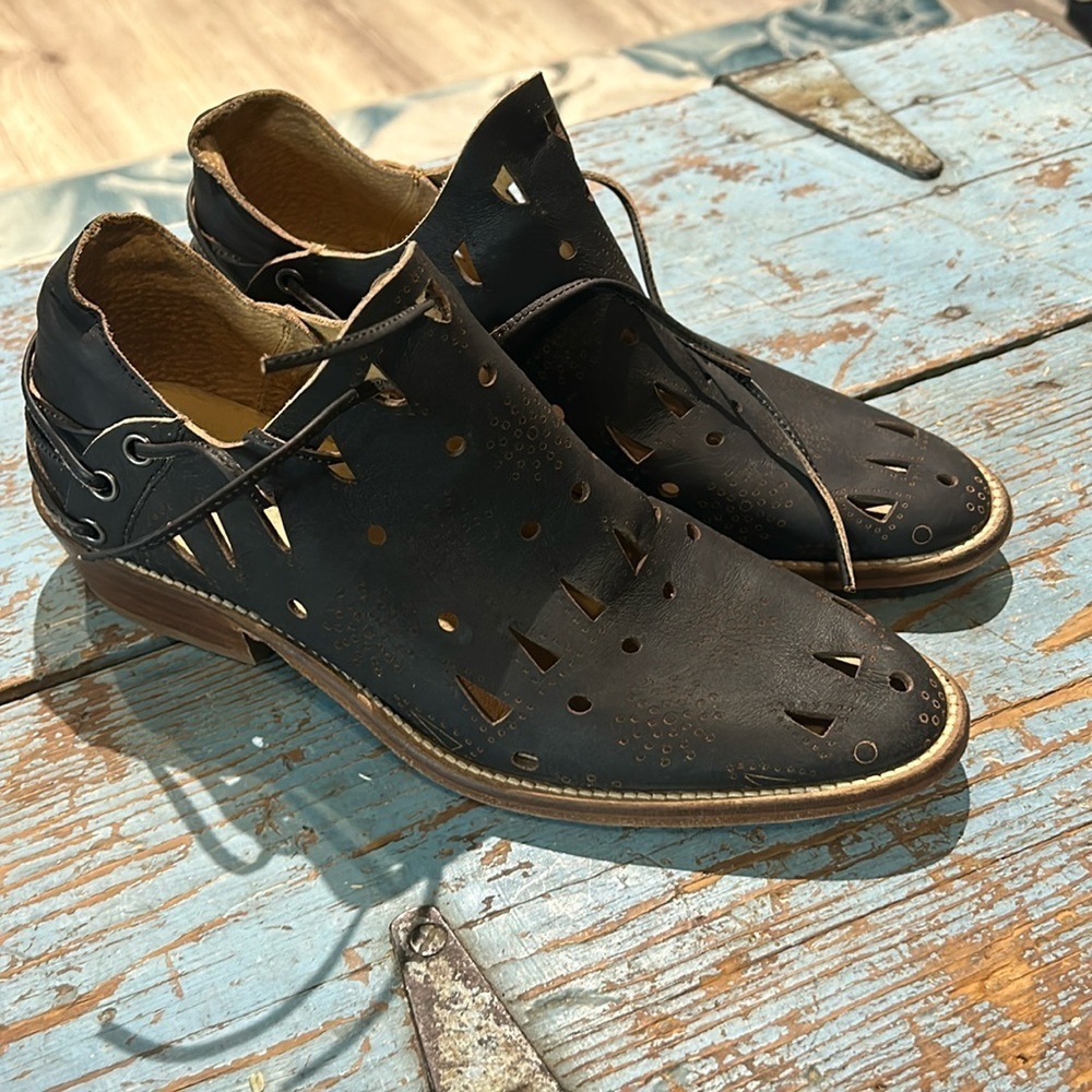 Musse & Cloud Black Cutout Leather Ankle Boots